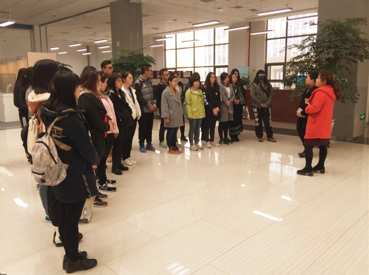 旅游学院新生入党积极分子来馆培训参观